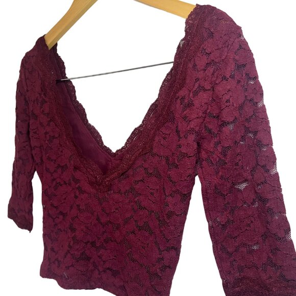 Urban Outfitters Kimchi Blue Burgundy Lace V-Neck Top - Picture 4 of 5
